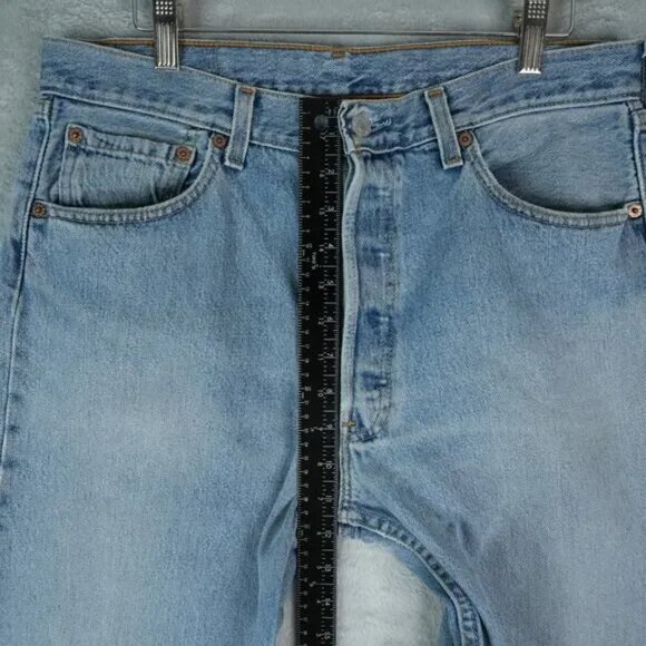 Levis Mens 501 Size 34x32 Denim Jeans Blue Straight Leg 5 Pocket Design - Picture 6 of 10